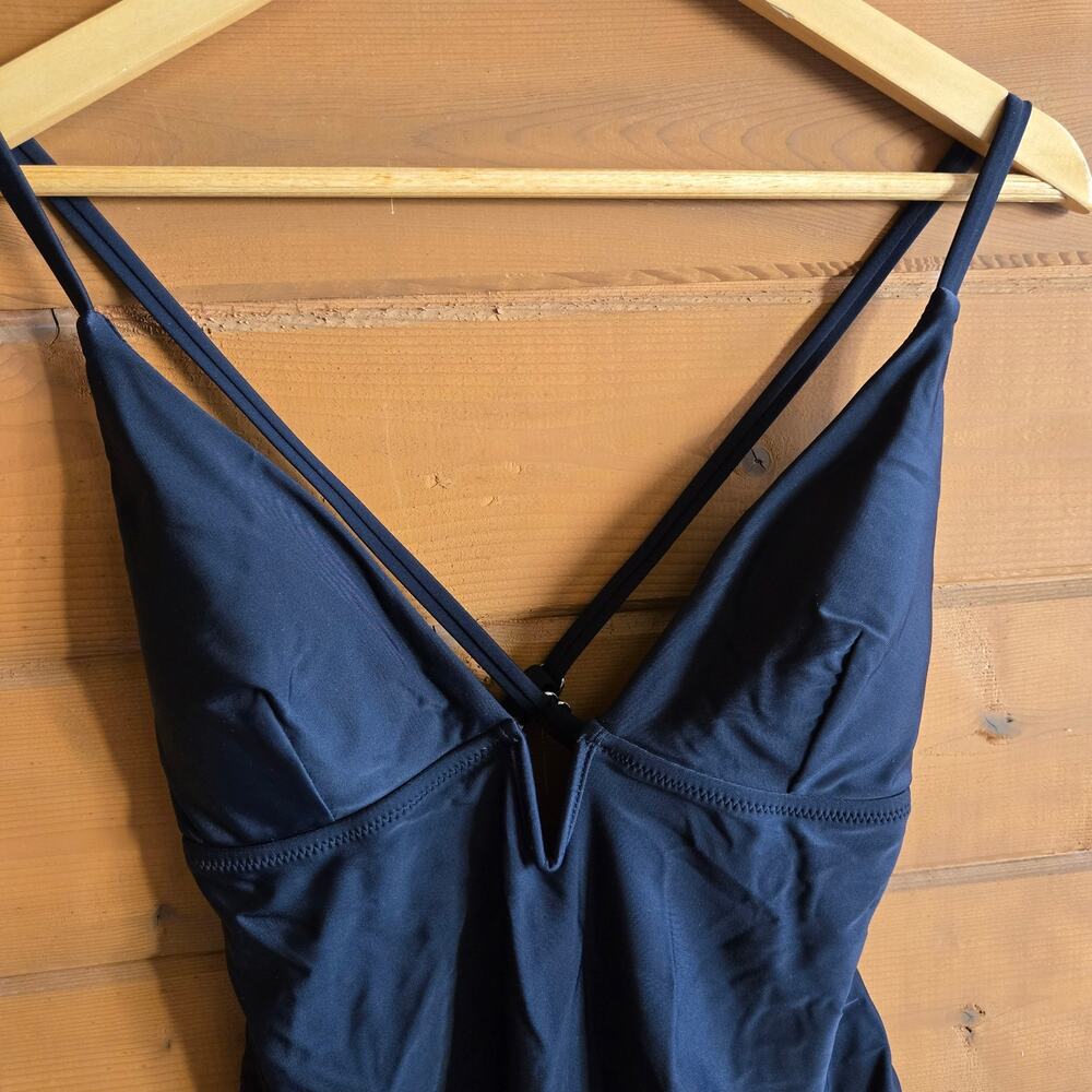 Cupshe Swimsuit One Piece Deep V-Wire Cross Back Cheeky NWT L Black Swim Beachy - Picture 4 of 4